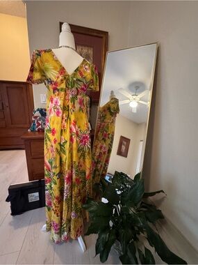 Tropical V-Neck Tunic in Yellow & Pink Floral
